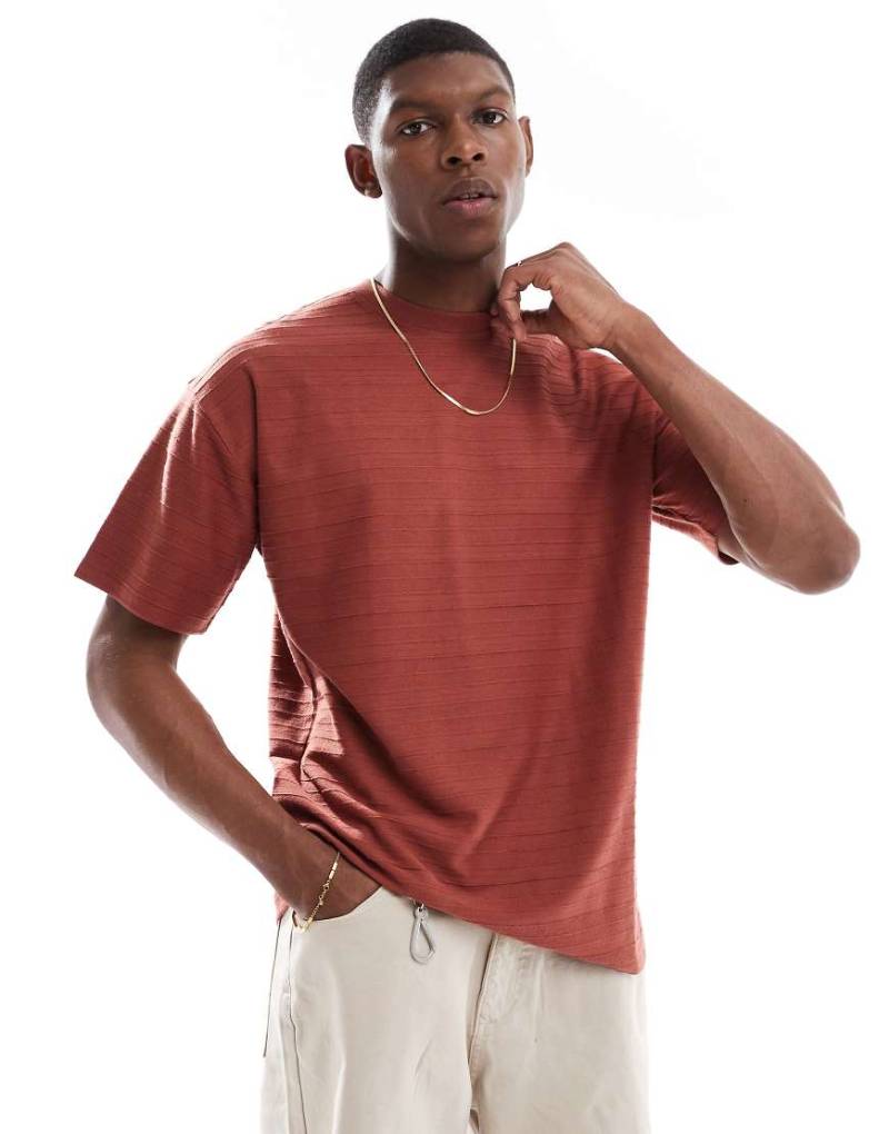New Look - Strukturiertes T-Shirt in Rostrot mit farblich abgestimmten Streifen-Braun von New Look