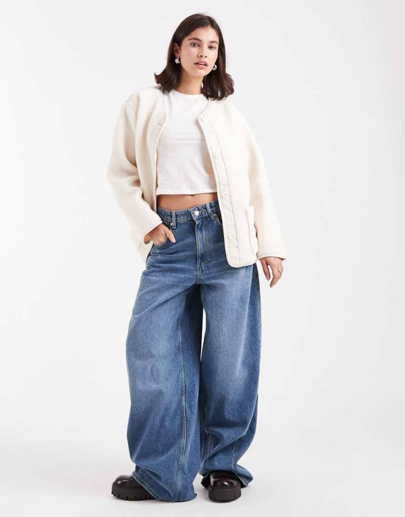 New Look - Teddyfell-Jacke in Cremeweiß mit Knopfleiste von New Look