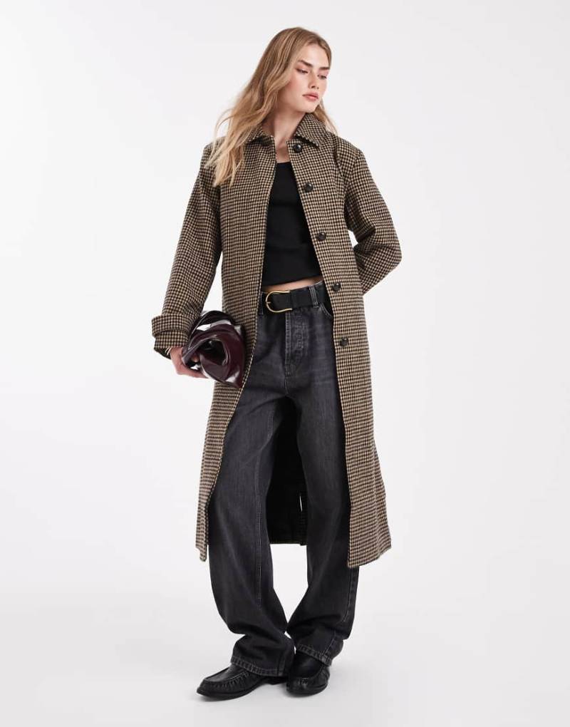 New Look - Trenchcoat mit braunem Karomuster und Bindegürtel-Brown von New Look