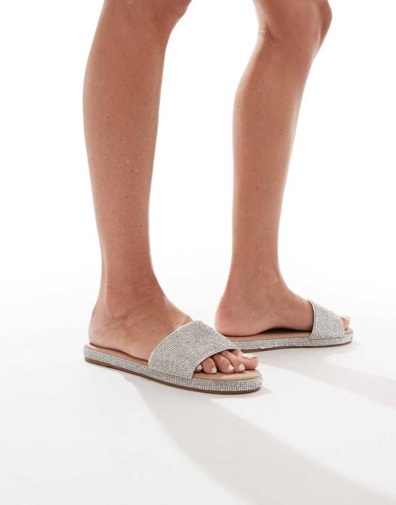 New Look - Verzierte Sandalen in Silber mit flacher Plateausohle von New Look