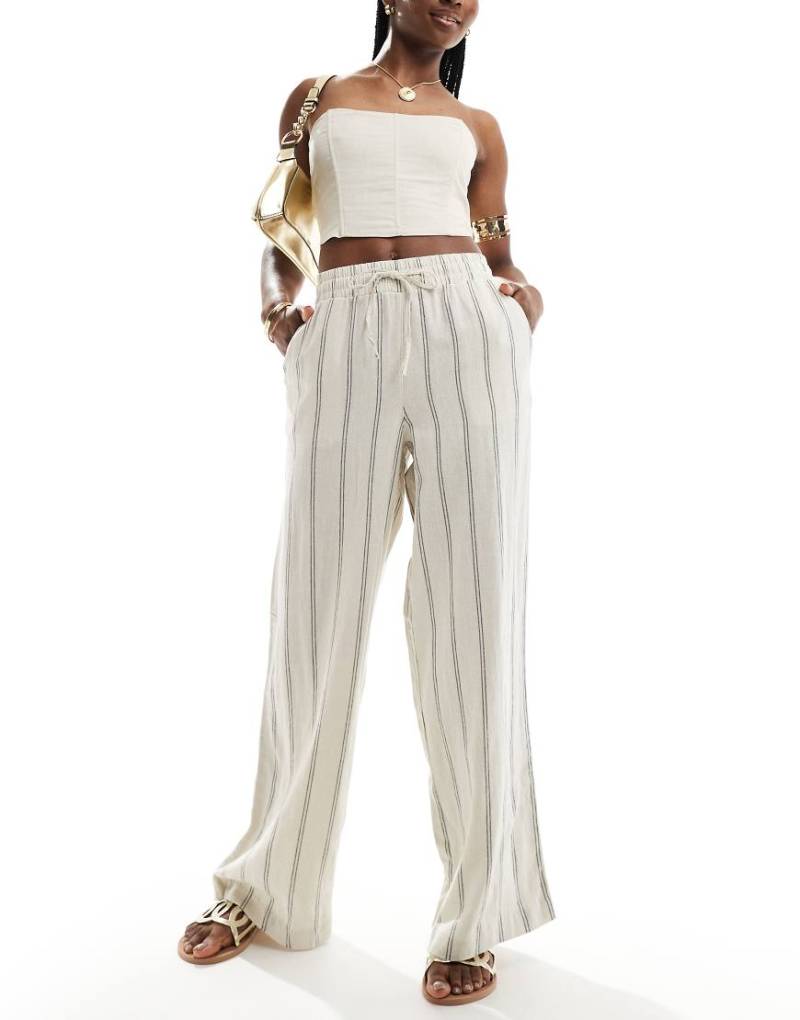 New Look - Weit geschnittene Leinenhose in Cremeweiß mit Streifen von New Look