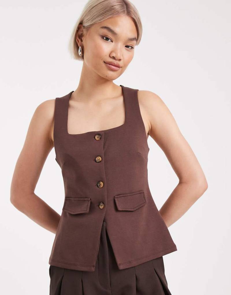 New Look - Weste aus Jersey in Braun mit eckigem Ausschnitt-Brown von New Look