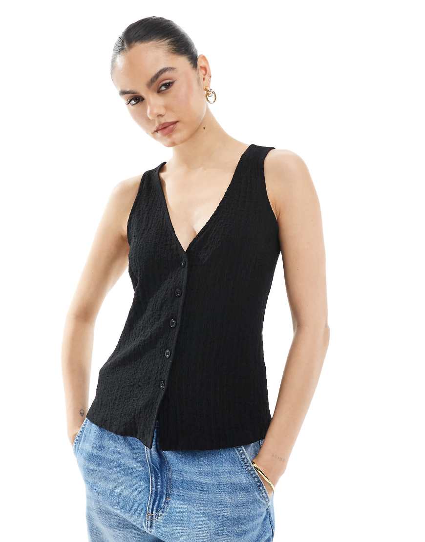 New Look - Weste aus Jersey mit Knitterstruktur in Schwarz und Knopfleiste vorne von New Look