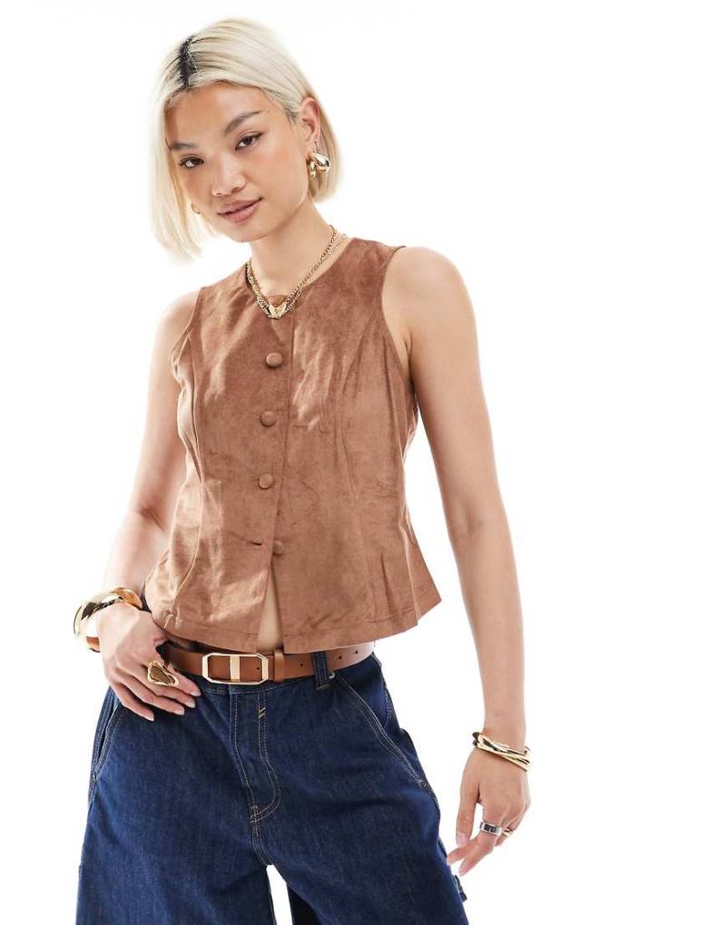 New Look - Weste aus Wildlederimitat in Hellbraun von New Look