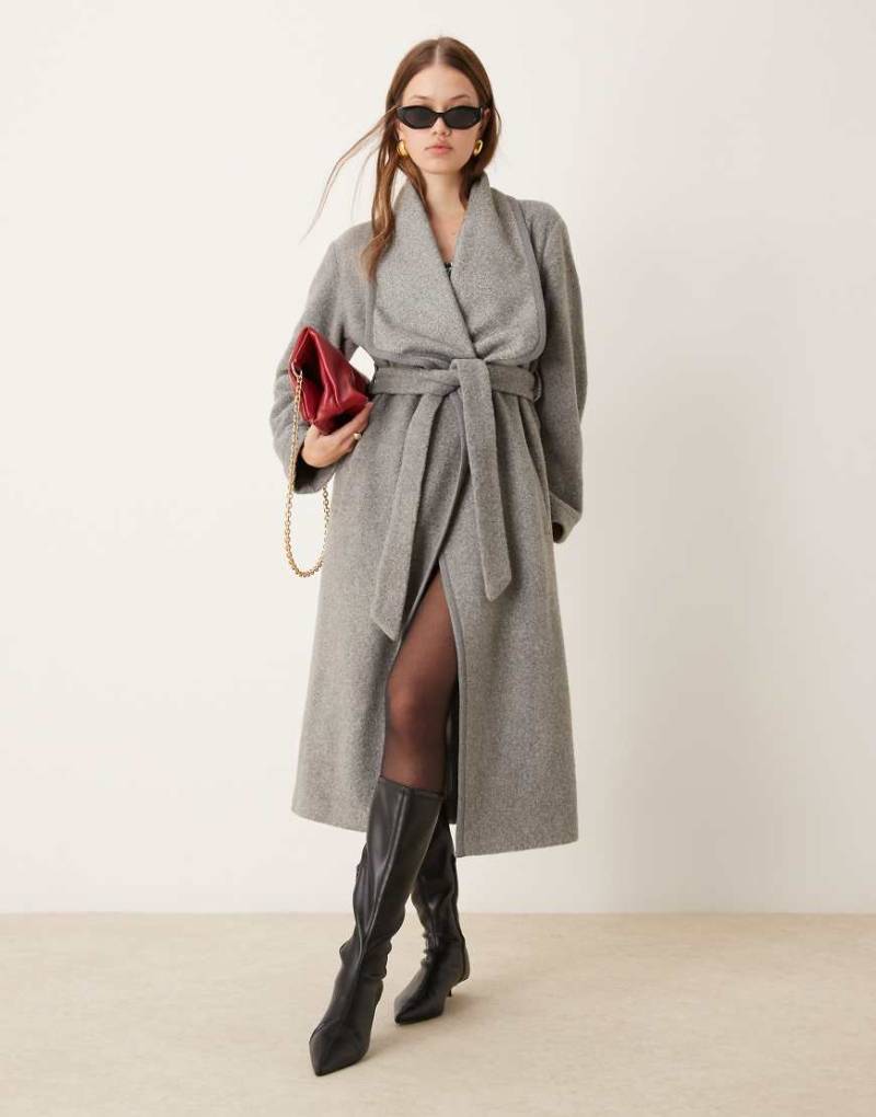 New Look - Wickelmantel in Grau mit Bindegürtel von New Look