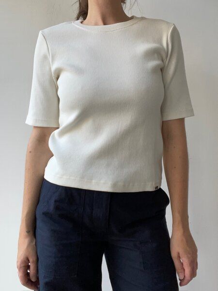 New Optimist "Spa" Basic Rib T-Shirt aus dicker Bio-Baumwolle mit längerem Ärmel New Optimist "Spa" Basic Rib T-Shirt aus dicker Bio-Baumwolle mit längerem Ärmel von New Optimist