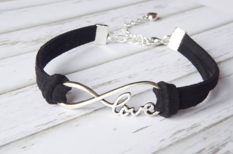 Infinity Love Armband Versilbertes Wildleder Unisex Armband von NewJewelleryStory