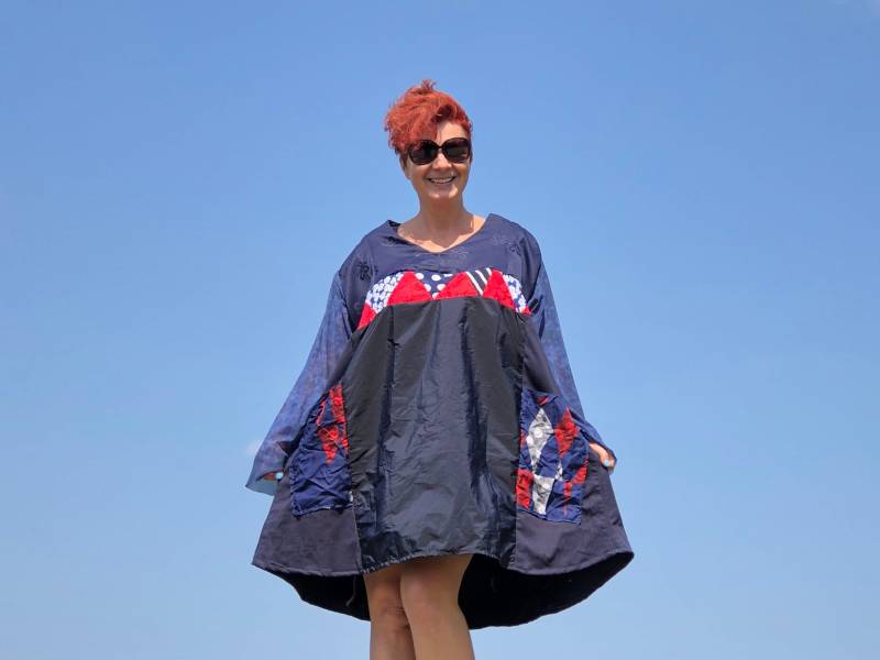 Herbst Navy Blau Bequem Kleid Damen Übergröße Rot/Weiß Dreieck Patchwork Langarm Midi Einzigartig Handgemacht Upcycled Taschen von NewLoveStory