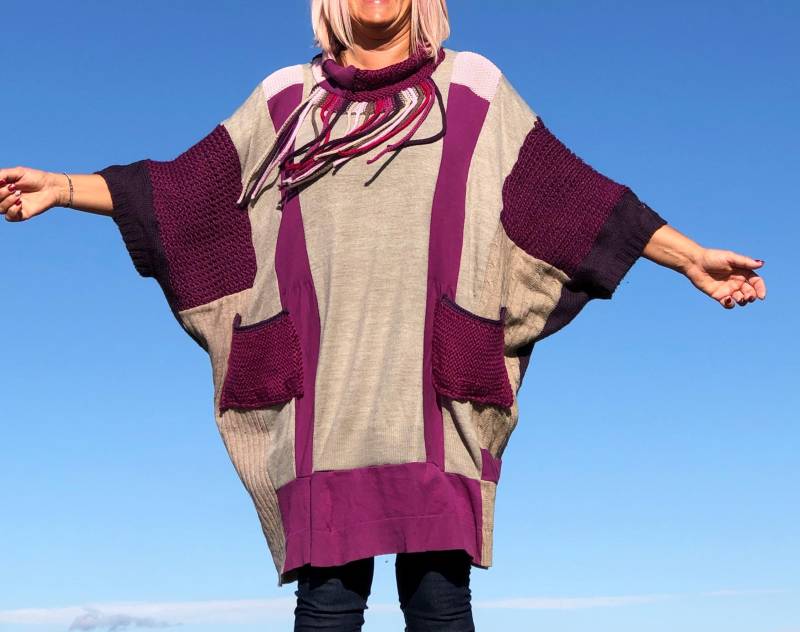 Lila & Grau Poncho Pullover Tunika Patchwork Street Einzigartige Handgemachte Quaste Geschenkidee Für Sie Frühling Warme Weiche Wolle Upcycled von NewLoveStory