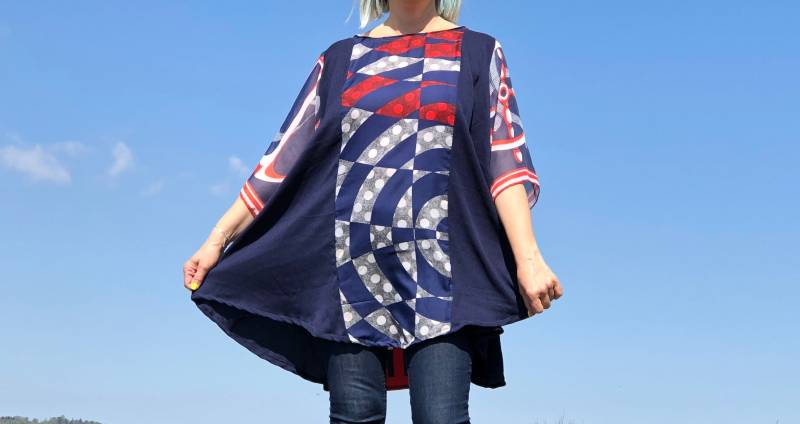 Seide Plus-Size Abstraktes Muster Tunika Einzigartige Handgefertigt Upcycled Kleidung Navy Blau Weiß Rot Sheer Ärmel Leicht Frühling Sommer Kleid von NewLoveStory