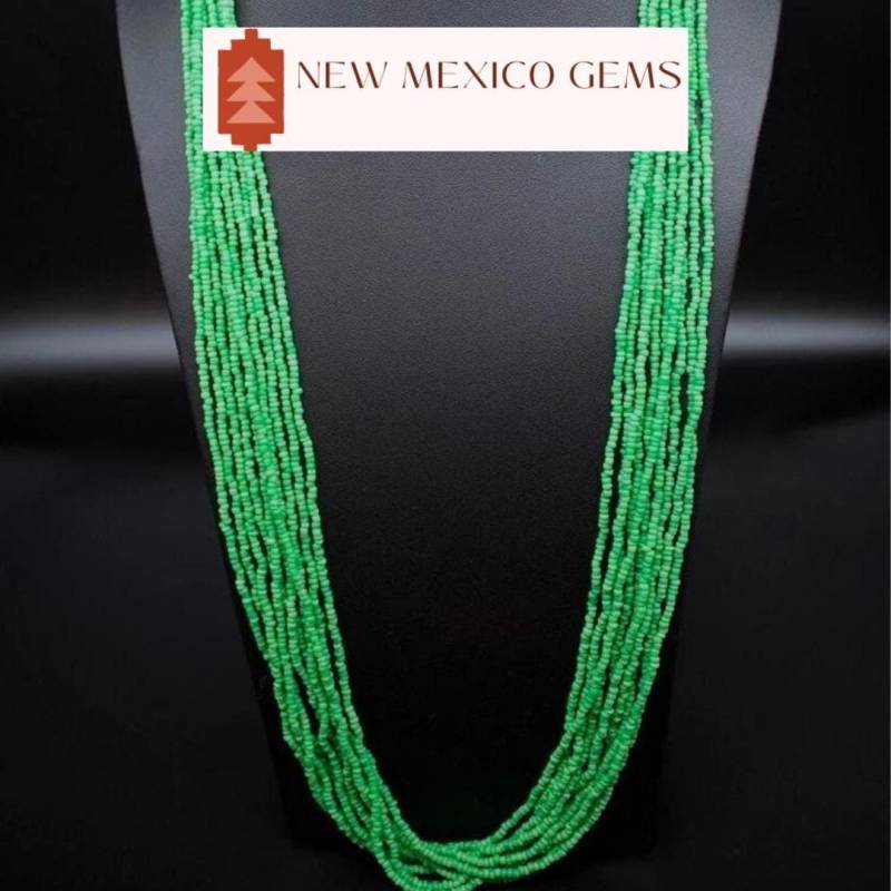 Rocailles Perlenkette Multi Strang Native Traditions Einstellbar Glasrocailles Perlen Grün Southwestern Halskette von NewMexicoGems
