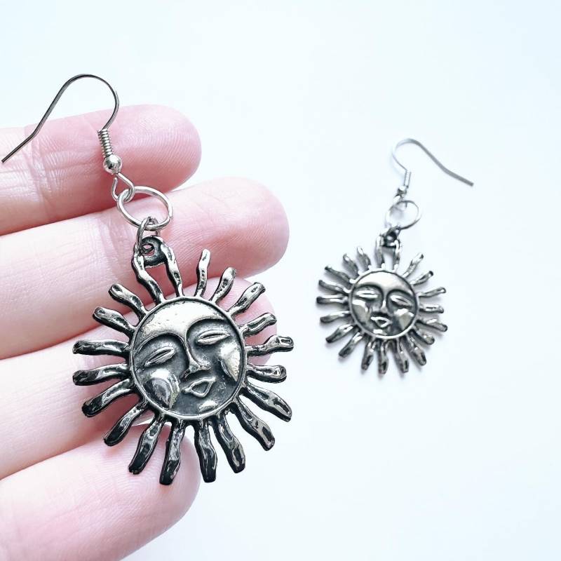 Sonne Mond Ohrringe Löwe Halbmond Komplett Hälfte Neu Mystisch Tarot Astrologie Sternzeichen Spiritualität Planet Meteor Stern Sterne Himmlisch von NewRoseStore