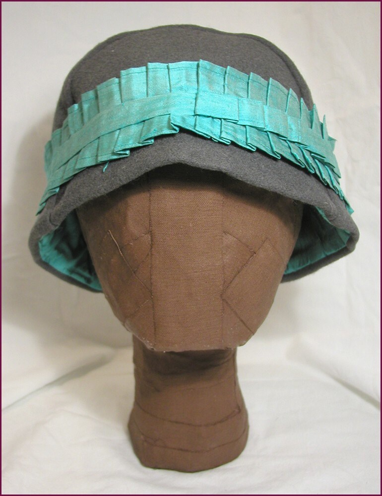 Nvl The Wool Flapper Cloche 23 Kopf Plus Size von NewVintageLady