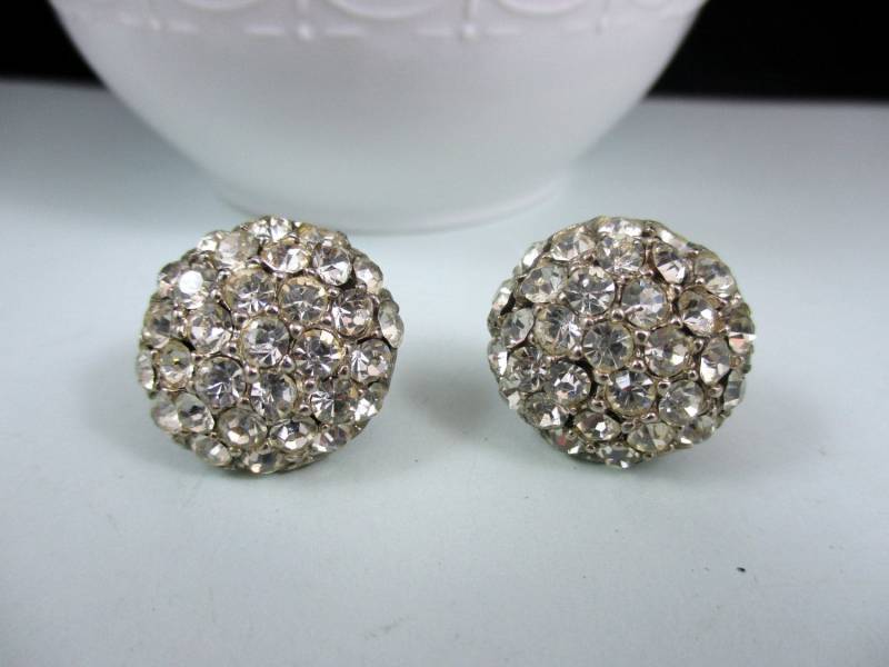 Classy Klare Strass Cabochon Silberfarbene Ohrringe Zum Schrauben Classy Klare Strass Cabochon Silberfarbene Ohrringe Zum Schrauben von NewVisionVCJ