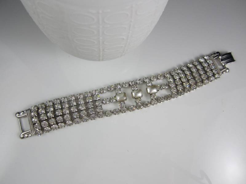 Wunderschöne Vintage 5 Zeile Deaktivieren 3 Perlen Armband Und Strass-Kristallen Wunderschöne Vintage 5 Zeile Deaktivieren 3 Perlen Armband Und Strass-Kristallen von NewVisionVCJ