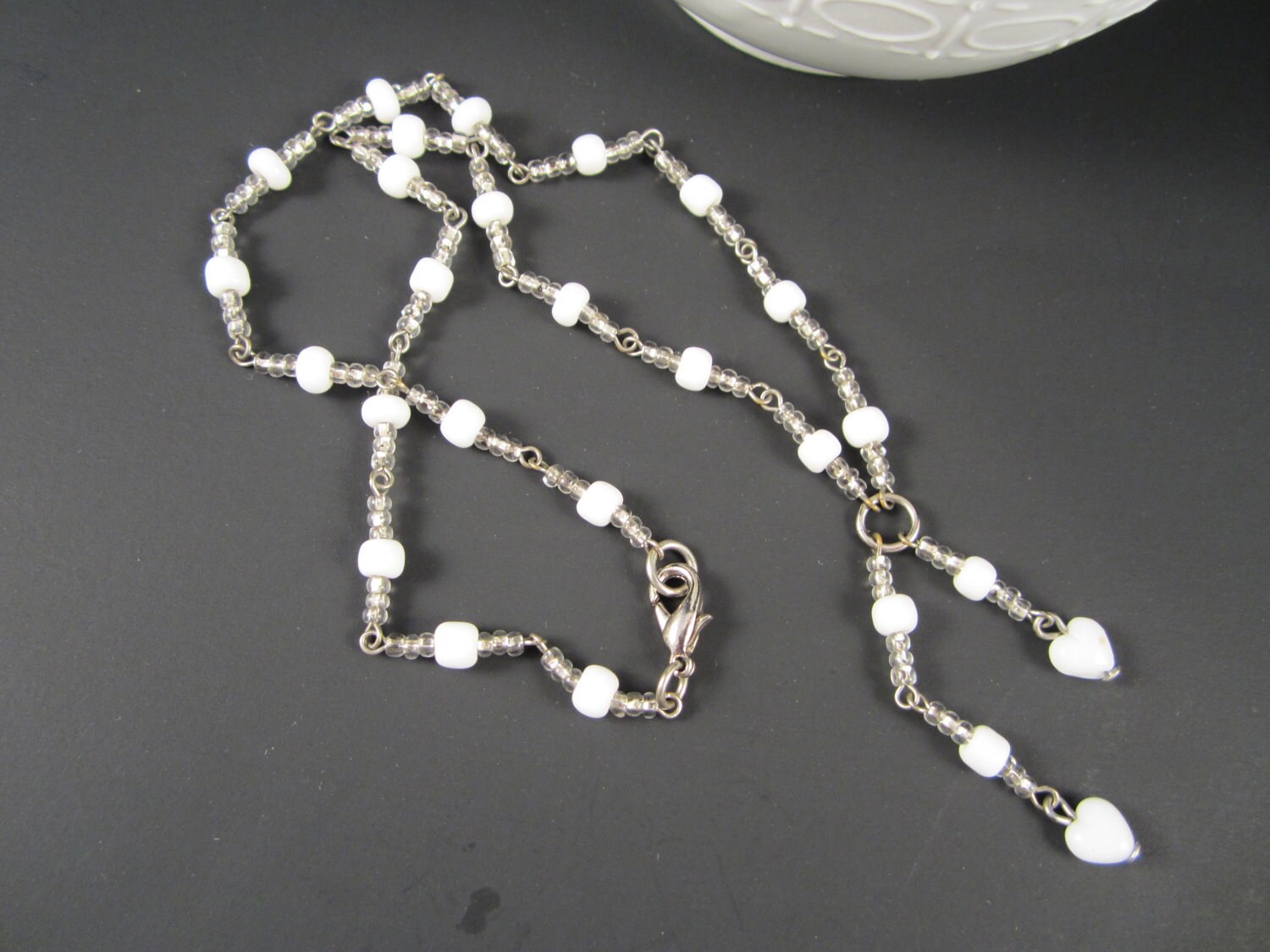 Zierliche Vintage Weiß Und Klaren Perlen Silberfarbene Halskette Halsband von NewVisionVCJ