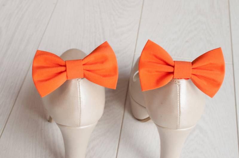 Orangen Schuhschleifen Clips Hochzeits-Schuhschmuck von NewWayCreationDesign
