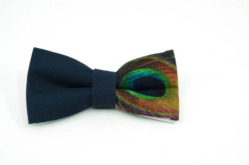 Pfauenfeder Fliege Marine Blau Hochzeits-Thema von NewWayCreationDesign