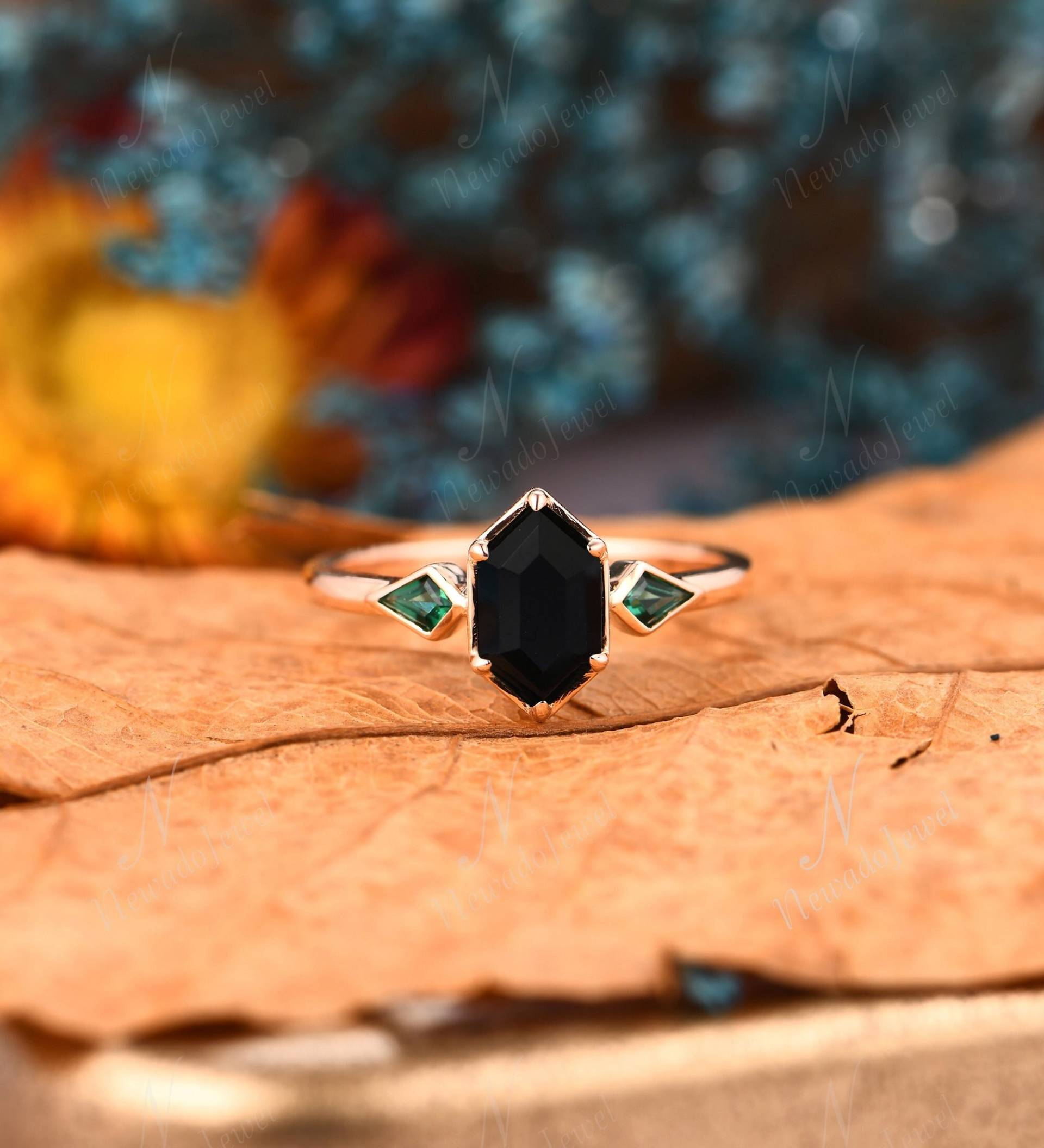 Art-Deco-Onyx-Verlobungsring, Vintage-Sechseck-Förmiger 5x9mm Schwarzer Achatring, Kite-Smaragdversprechen-Jubiläumsring, Geburtstagsgeschenke von NewadoJewel