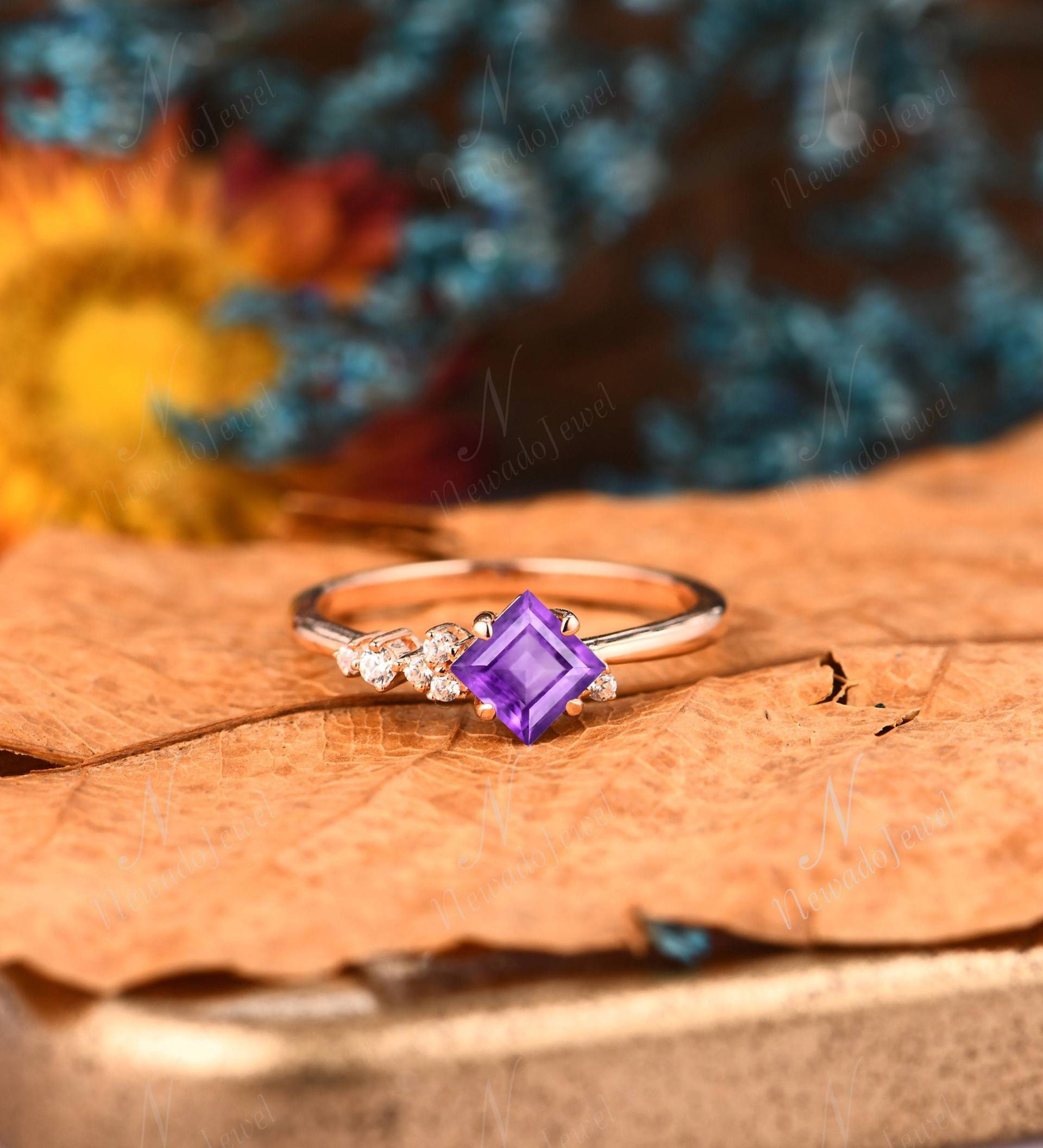 Asscher Cut Natürlicher Amethyst Verlobungsring, 14K Roségold Zierliche Versprechen Ring, Geburtsstein Geschenk Für Sie, Art Deco Jahrestag Ring von NewadoJewel