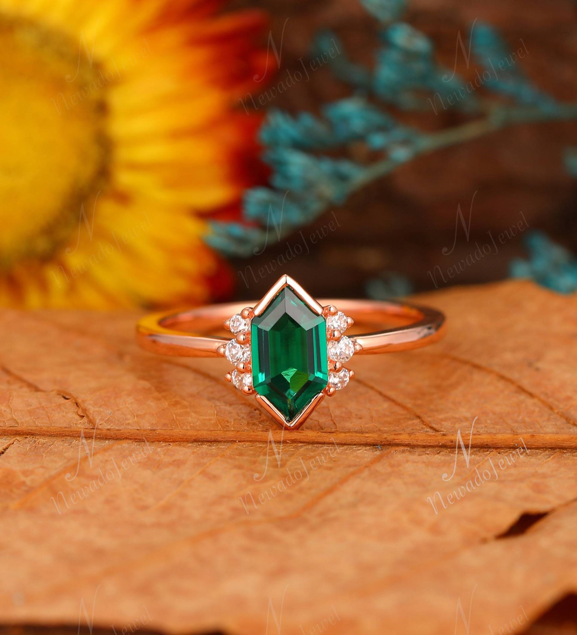 Grüner Smaragd Verlobungsring, Sechseck Schliff 5x9mm Brautring, Vintage Art Deco Design Schmuck Ring, Jahrestag Geschenk Für Frauen von NewadoJewel