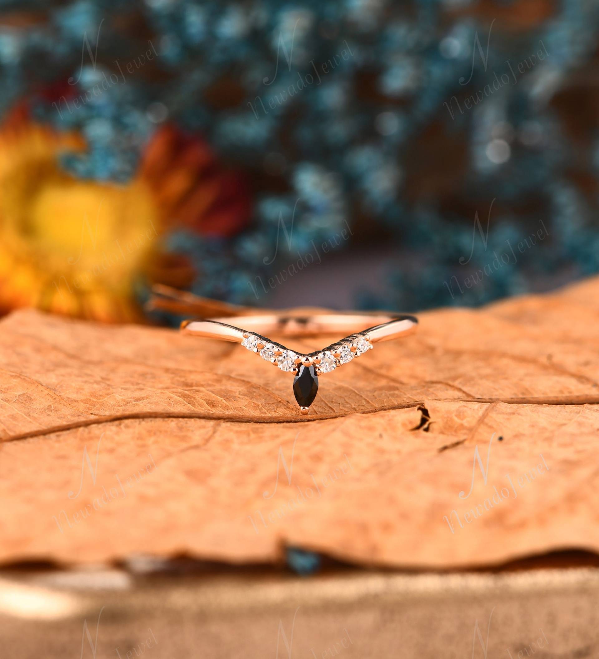 Vintage Brautring, Geschwungenes Ehering Für Frauen, Diamant Roségold Stapelring, Moissanit Passender Ring, Schwarzer Spinell Versprechensring von NewadoJewel