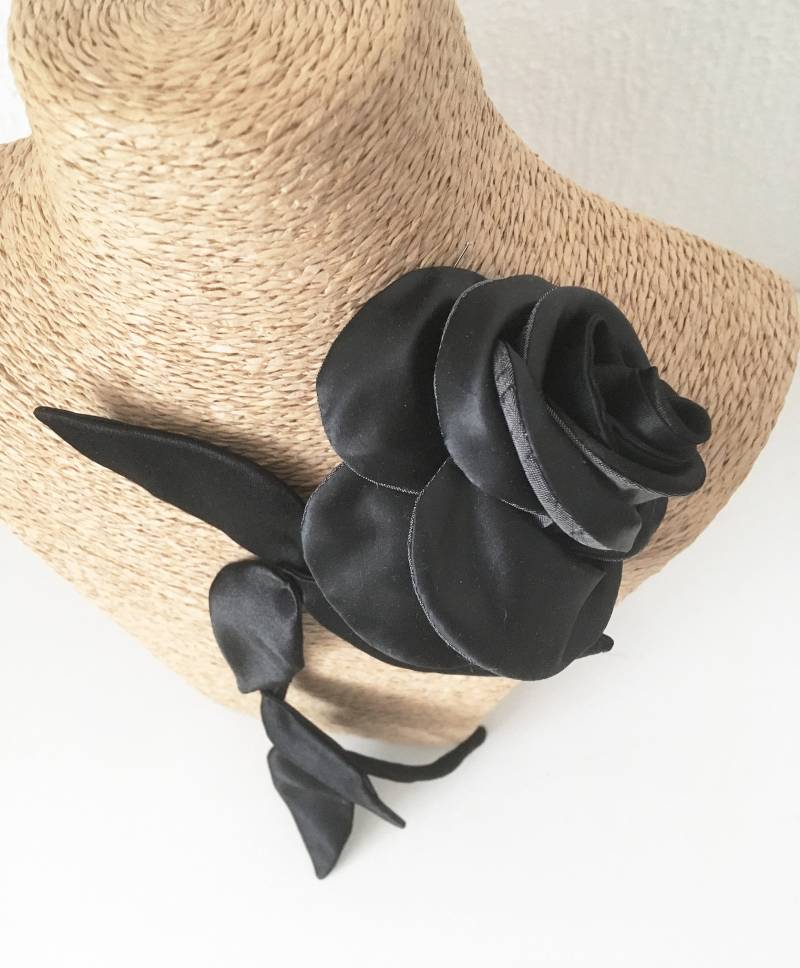 Schwarze Blume Brosche Inspiriert Von Der Rose Textil Schmuck Für Frauen von Newfleurhaus
