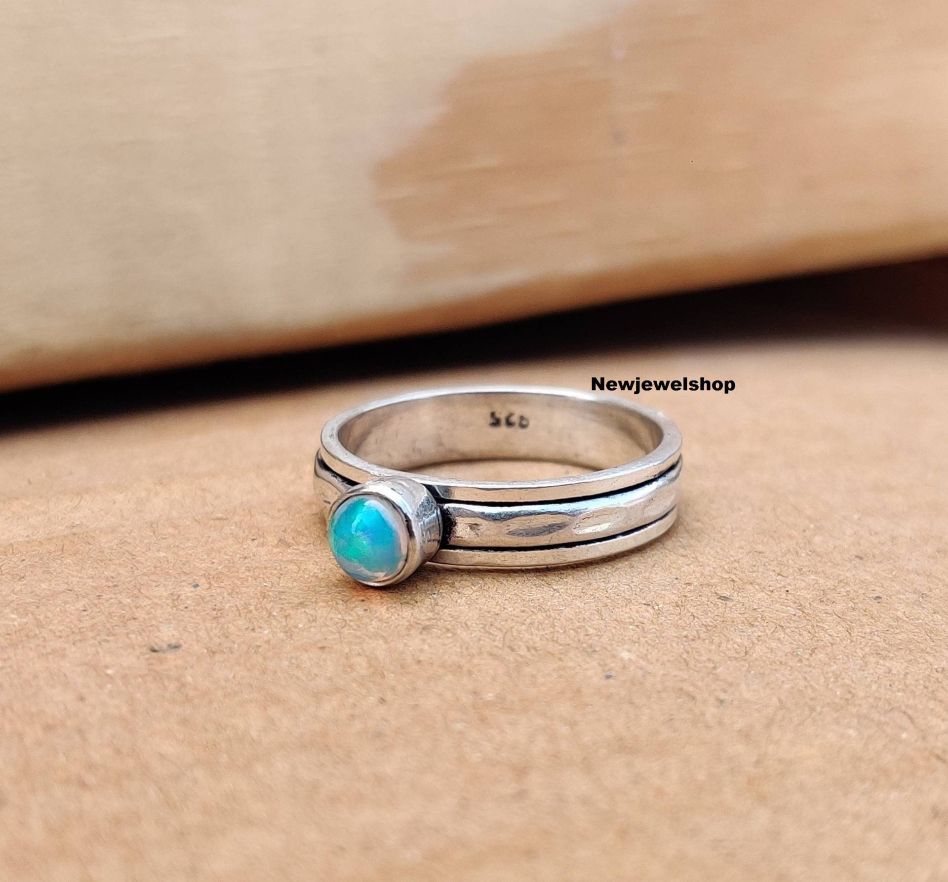 Opal Spinner Ring, Silber Stein Schmuck, Boho Angst Daumen Fidget Handgemachte Ring Für Frauen von Newjewelshop