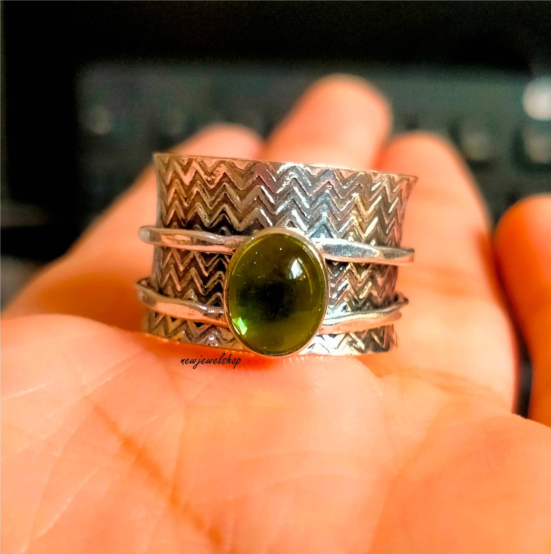 Peridot Ring, Handgemachter Bandring, Angst Fidget 925 Silber Versprechen Meditation Frauen Geschenk Für Sie von Newjewelshop