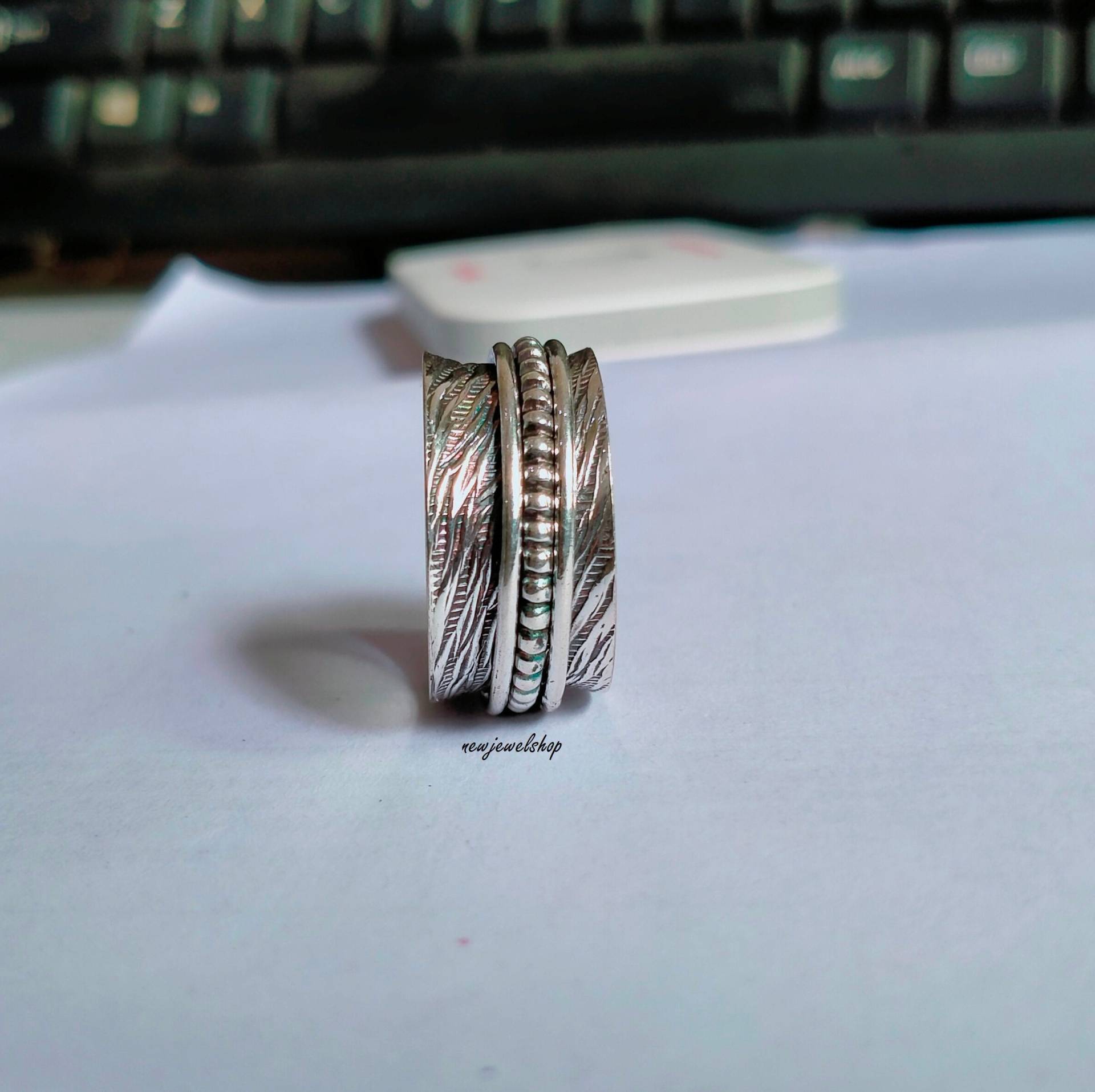 Spinner Ring, 925 Silber Angst Sorgen Daumen Textur Meditation Versprochen Frauen Geschenk Für Ihren Ring von Newjewelshop