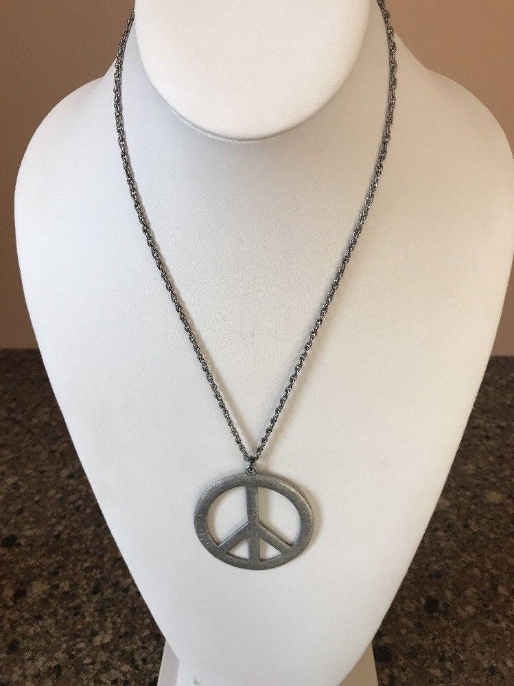 Peace-Zeichen Symbol Love-Made Statement Piece Vintage Schmuck Zinn Anhänger Halskette 20 Zoll Silber Kette Altmetall Damen Boho Usa Peace-Zeichen Symbol Love-Made Statement Piece Vintage Schmuck Zinn Anhänger Halskette 20 Zoll Silber Kette Altmetall Damen Boho Usa von NewportStores