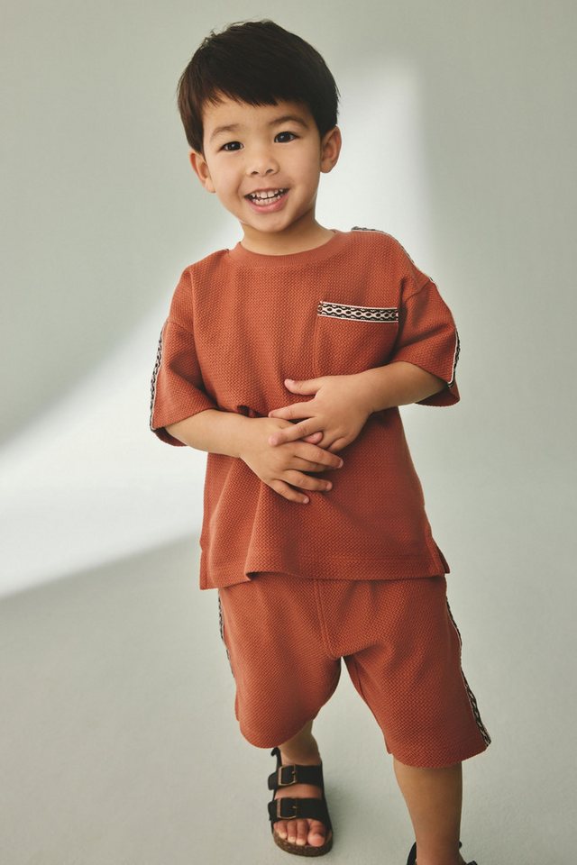 Next T-Shirt & Shorts Strukturiertes T-Shirt mit Tasche und Shorts (2-tlg) von Next