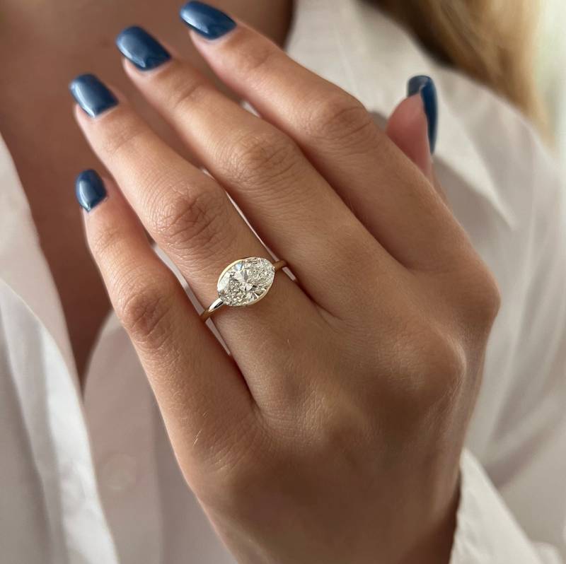 2 Karat Oval Lab Zuchtdiamant Halb Bezel Verlobungsring in Gelbgold/Pave Bridge Diamanten Einzigartiger Diamant Ring von NextDiamonds