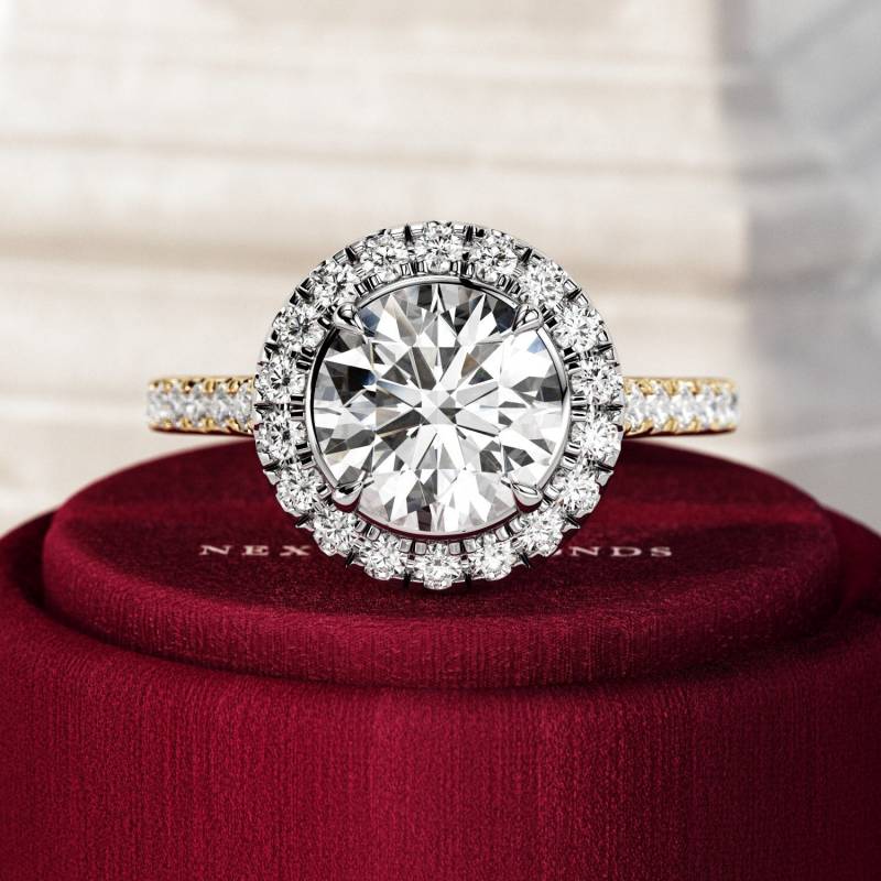 2 Karat Runder Brillanter Diamant Halo Kathedrale Verlobungsring/2Ct E Vvs2 Lab Gewachsener Zweifarbiger Ehering Flush Fit High Set von NextDiamonds