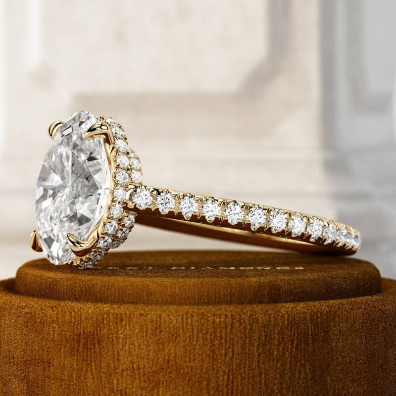 3 Karat Oval Vvs2 Diamant Verlobungsring Doppelter Versteckter Heiligenschein, Pave Band von NextDiamonds