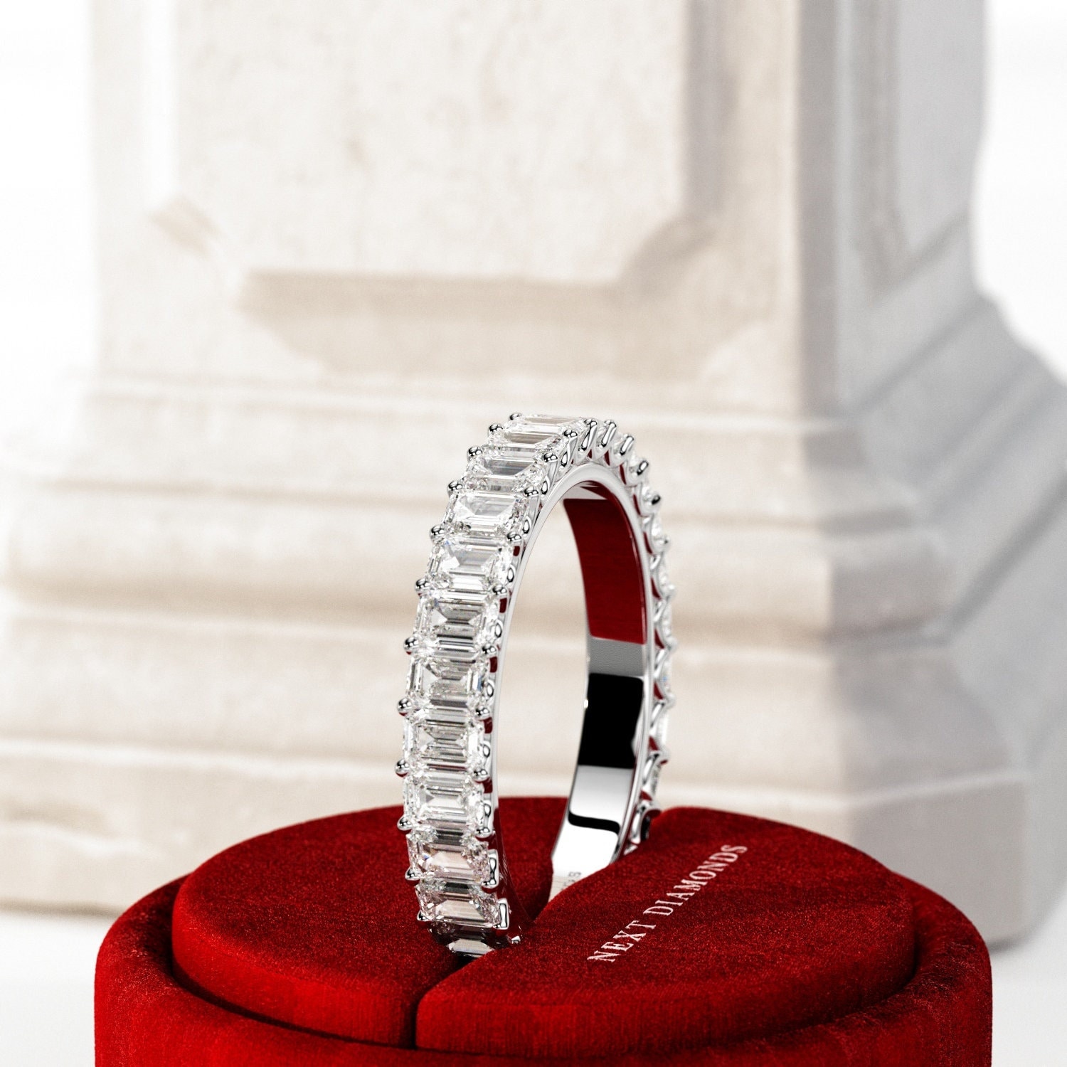 3.6 Karat Smaragd Diamant Eternity Band/U-Form Lab Gewachsen Ring Weißgold Oder Platin Ehering Stacking von NextDiamonds