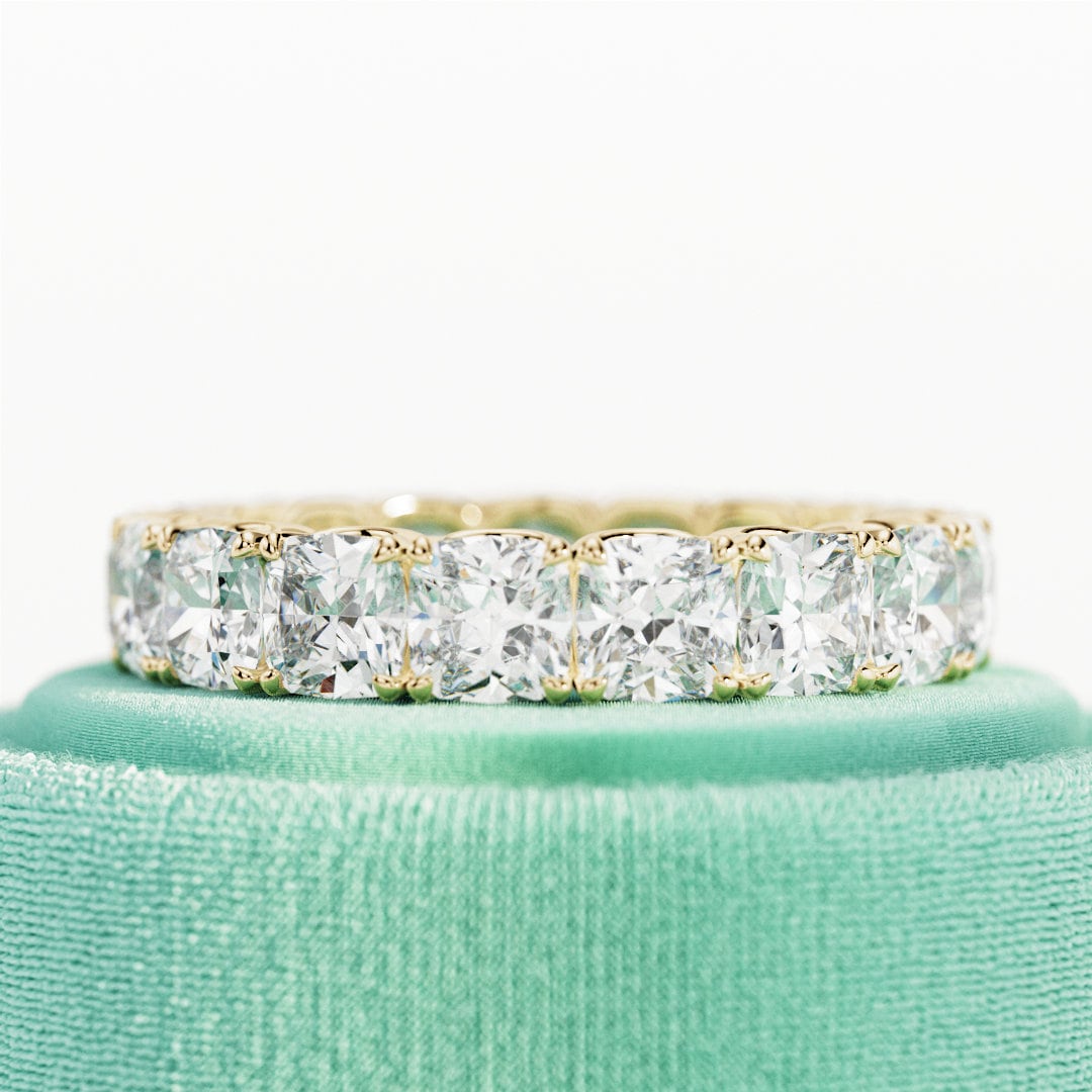5 Karat Kissen Laborgewachsene Diamant Eternity Band/Ring 14K 18K Gelbgold Split Prongs Einzigartige Voll 5 Karat Kissen Laborgewachsene Diamant Eternity Band/Ring 14K 18K Gelbgold Split Prongs Einzigartige Voll von NextDiamonds