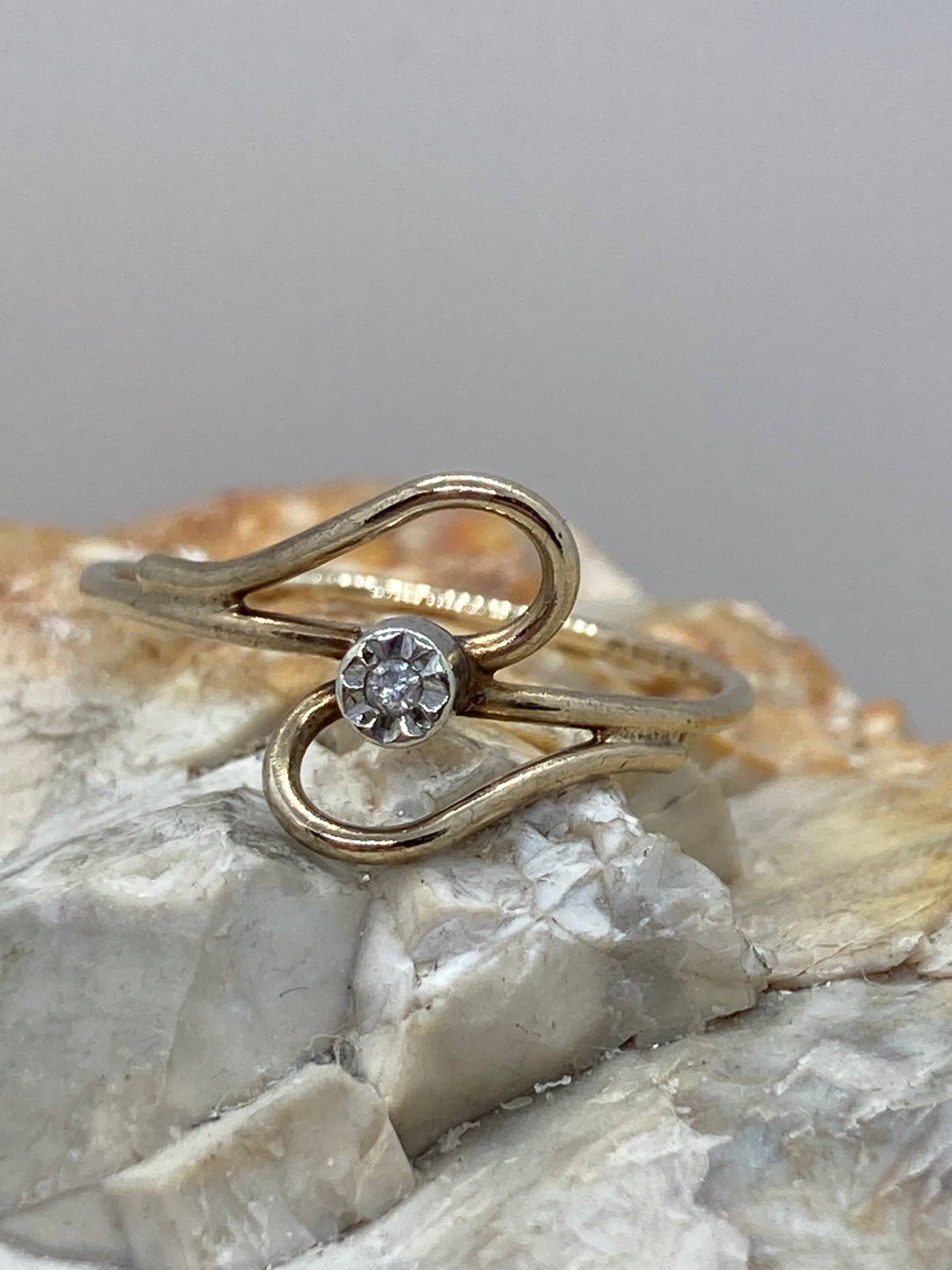 1978 Vintage Golddraht Diamant Solitär Swirl Ring Gr. 6, 5 von Nextotheheart