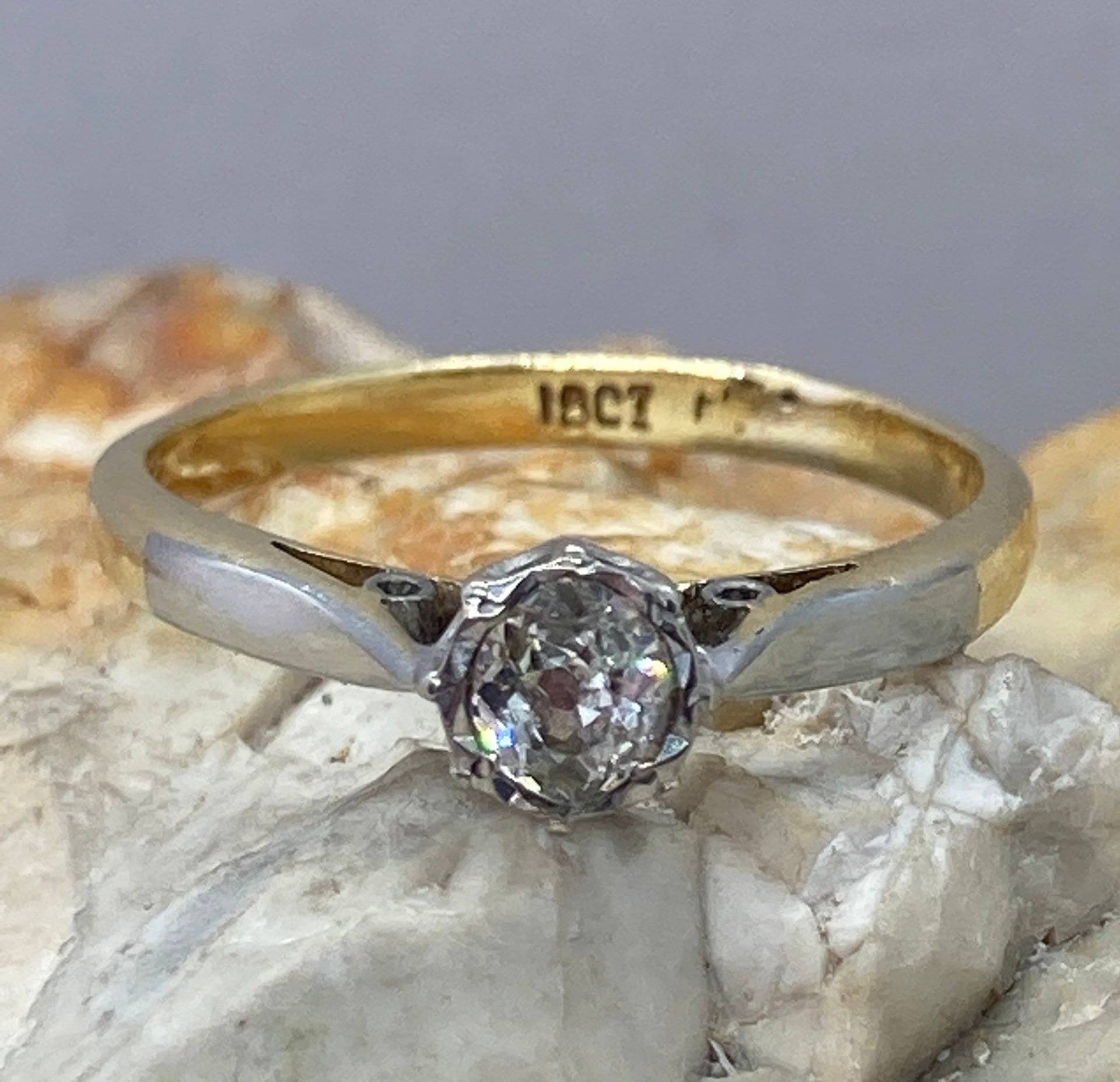 Antiker Solitär-Diamantring Aus 18 Karat Gold Im Altschliff, Größe Ukj Usa4, 75 Antiker Solitär-Diamantring Aus 18 Karat Gold Im Altschliff, Größe Ukj Usa4, 75 von Nextotheheart