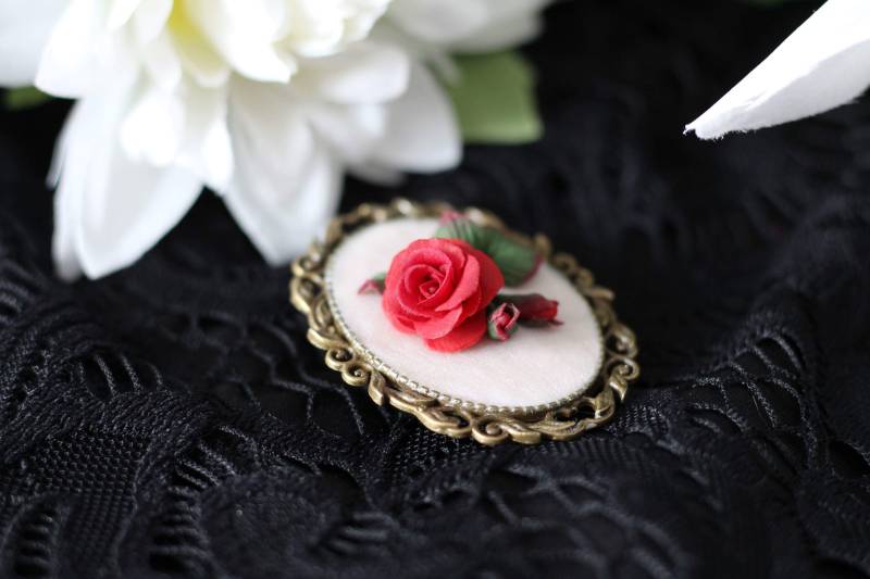 Broschen von Neyrajewellery