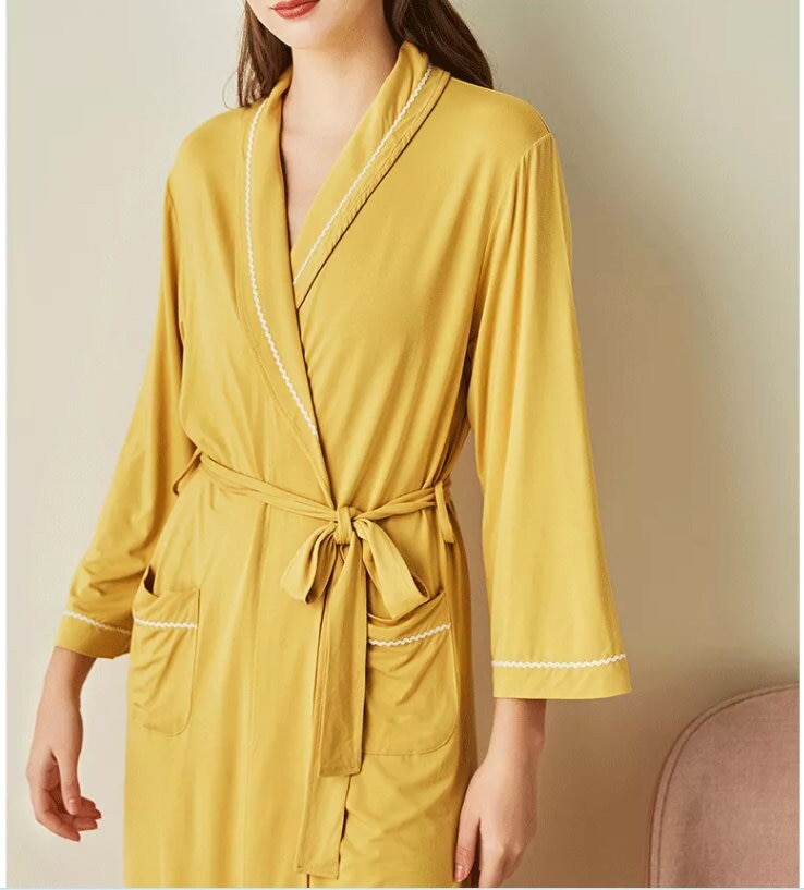 Frauen Bambus Sommer Robe, Kimono Morgenmantel, Nachthemd, Gelb Goldener Damen Lange Geschenk Für Frau, Robe von NgNgOoh