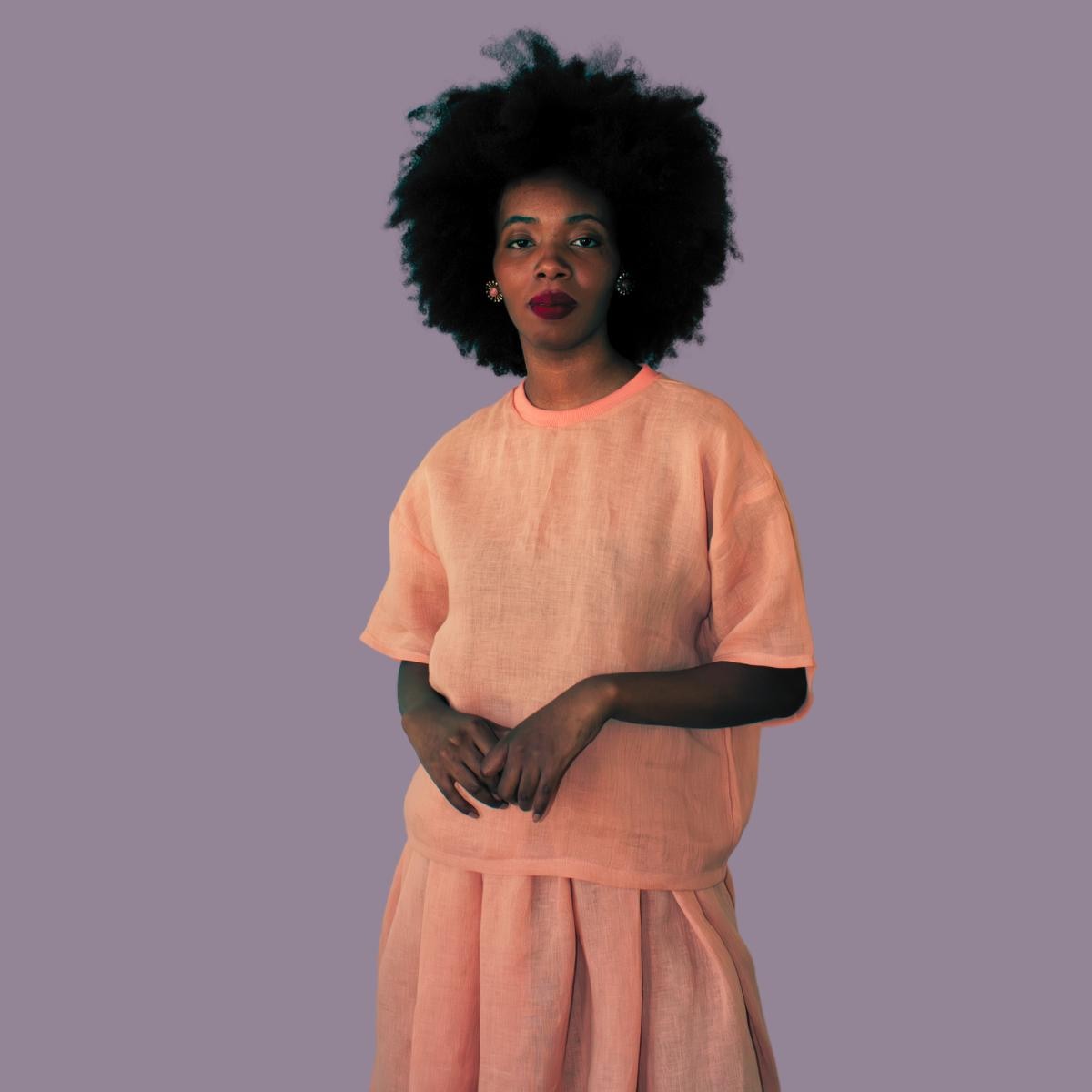 Coral Linen Oversized T-Shirt - Atmungsaktives, Leichtes Kurzarmtop Damen Leinen Coral Linen Oversized T-Shirt - Atmungsaktives, Leichtes Kurzarmtop Damen Leinen von NgoBolingo