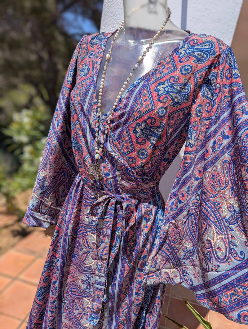 Ibiza Fashion Kleid Aus Seide Maxikleid Boho Dress Ethno Blusenkleid Festival Sommerkleid Seidenkleid Vintage Wickelkleid Kimono von NiCiCOUTUREfashion