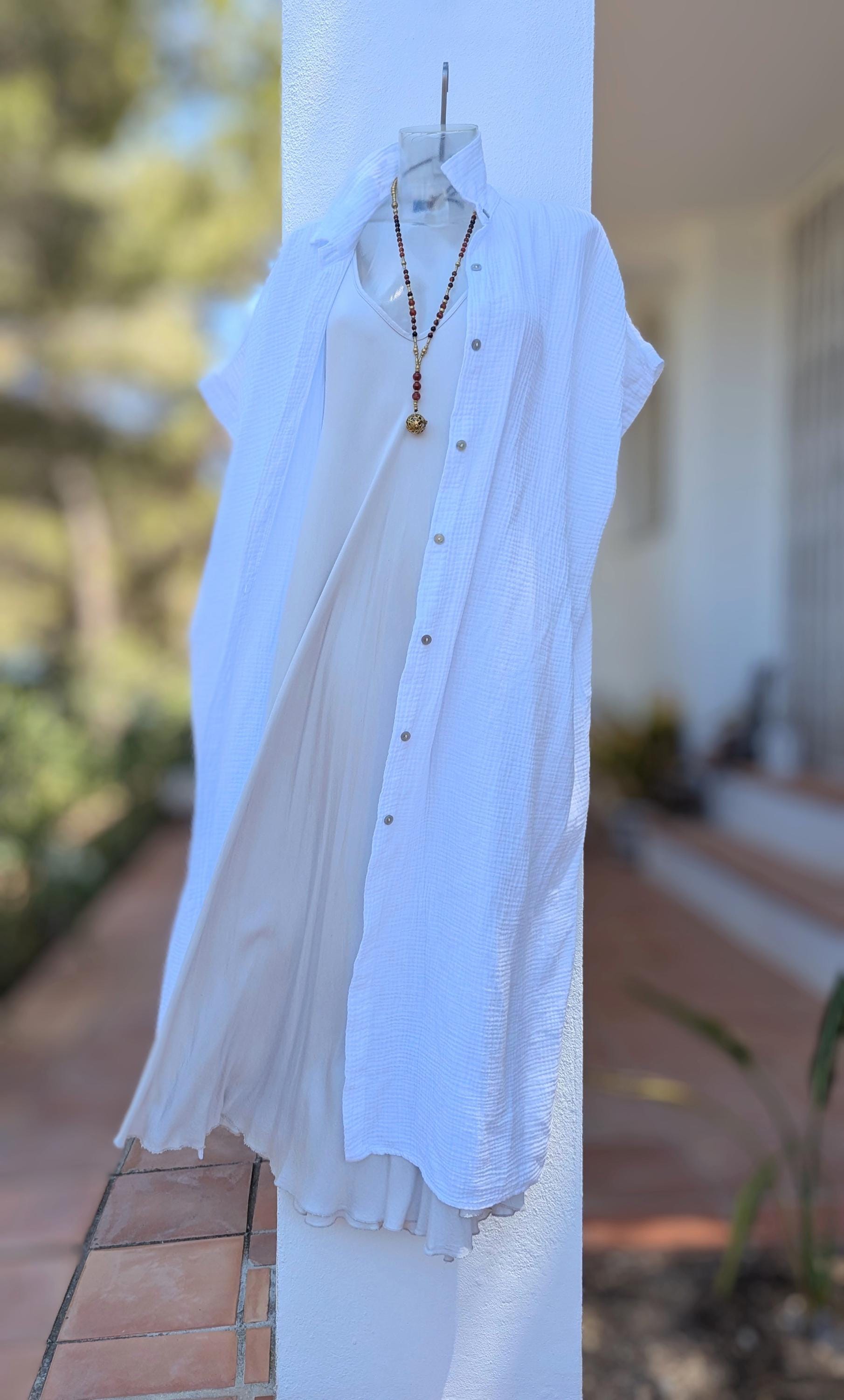 Nici Couture Ibiza Musselin Kimono Oversize Mantel Bio Baumwolle Kaftan Robe Boho Folklore Kleid Tunika Weiß Blusenkkleid Hemdkleid Uni Nici Couture Ibiza Musselin Kimono Oversize Mantel Bio Baumwolle Kaftan Robe Boho Folklore Kleid Tunika Weiß Blusenkkleid Hemdkleid Uni von NiCiCOUTUREfashion