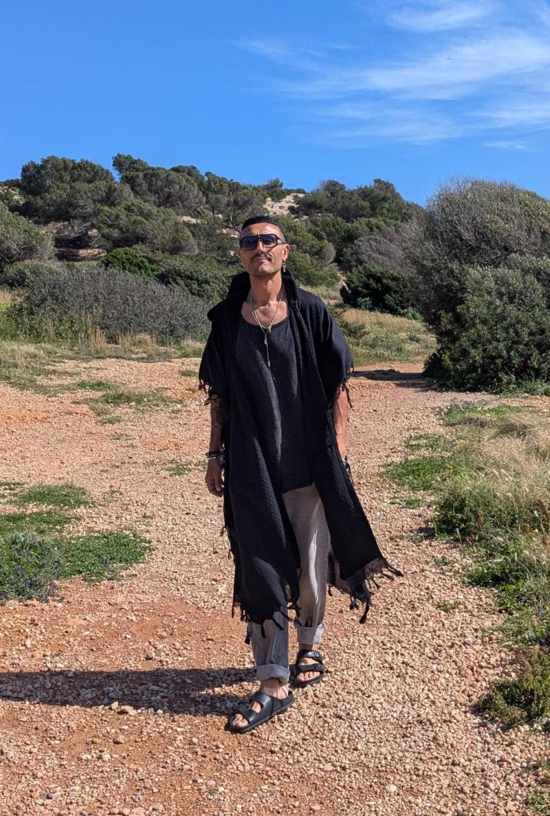 Nici Couture Men Pali Kimono Ibiza Lang Fransen Kaftan Boho Poncho Mantel Uni Schwarz Gipsy Cardigan Herren Robe Festival von NiCiCOUTUREfashion