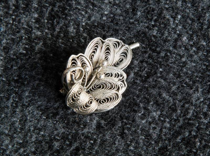 Brosche_Filigran_Elegant_Versilbert_Vintage_60Er Brosche_Filigran_Elegant_Versilbert_Vintage_60Er von NiDAesclusivo