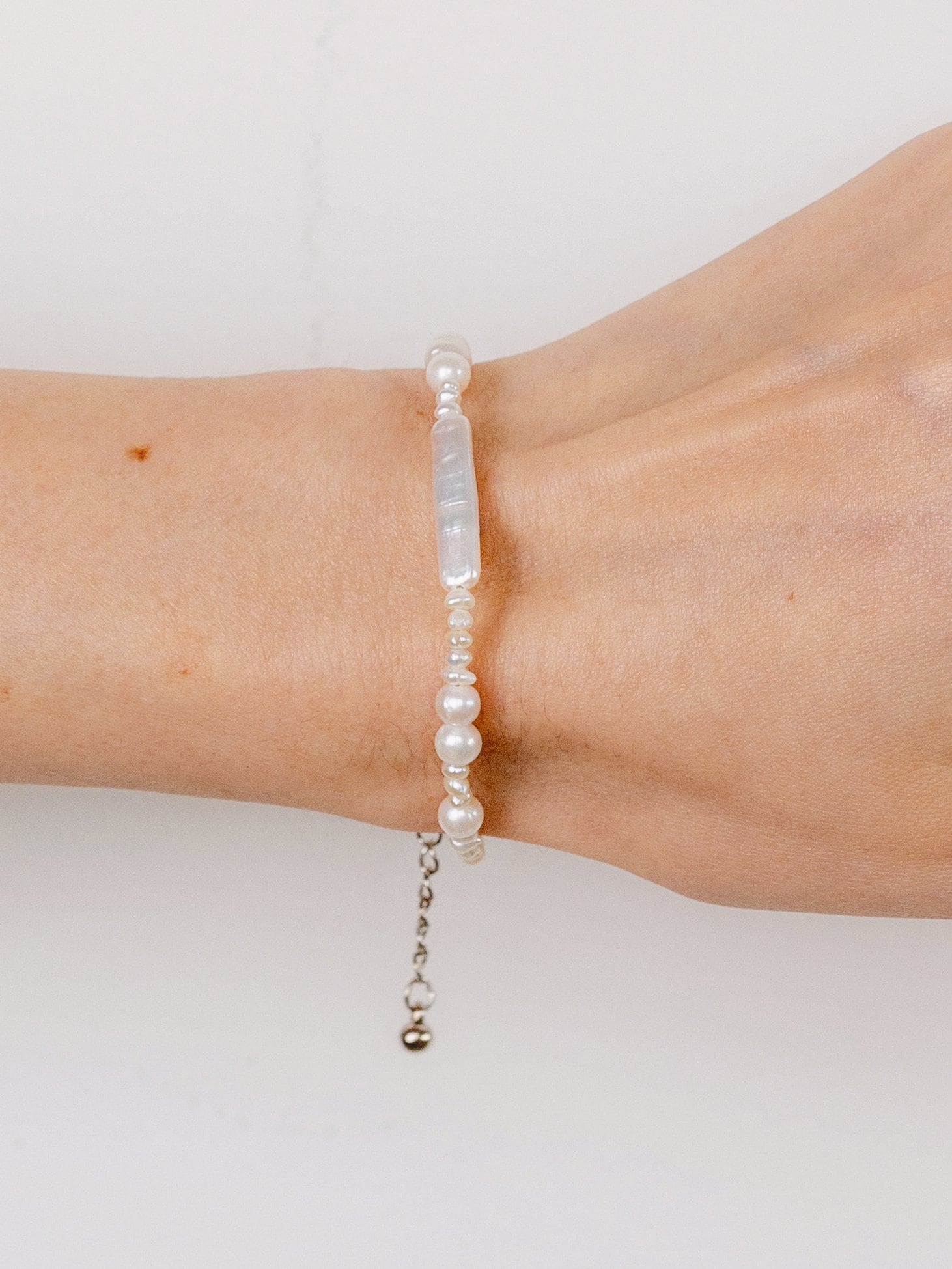 Barock Perlenarmband, Weiße Echte Perlen Schmuck, Zartes Perlengeschenk, Trendiges Armband Für Frauen, Oma Geschenk, Verstellbares Perlenarmband Barock Perlenarmband, Weiße Echte Perlen Schmuck, Zartes Perlengeschenk, Trendiges Armband Für Frauen, Oma Geschenk, Verstellbares Perlenarmband von NiGramaDramy
