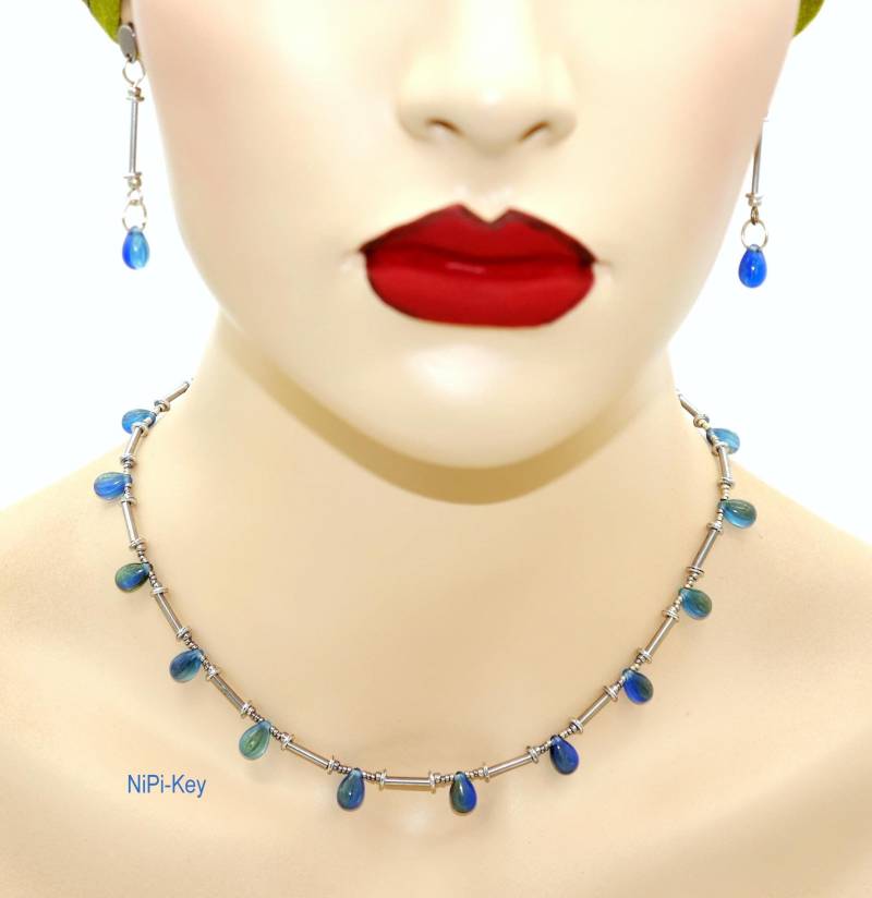 Bezaubernde Kurze Halskette Und Passende Ohrringe Ganz Zart in Blaugrün Silber Liebestropfen von NiPiKey