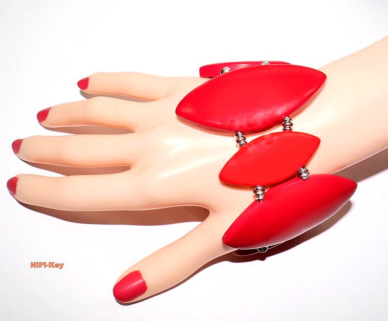 Flexibles Armband in Tollen Rot Und Silber Angenehmtragbar Unikat Handarbeit Dreimalrot2 Paßt Zu Set Dreimalrot Polymerton Flexibles Armband in Tollen Rot Und Silber Angenehmtragbar Unikat Handarbeit Dreimalrot2 Paßt Zu Set Dreimalrot Polymerton von NiPiKey