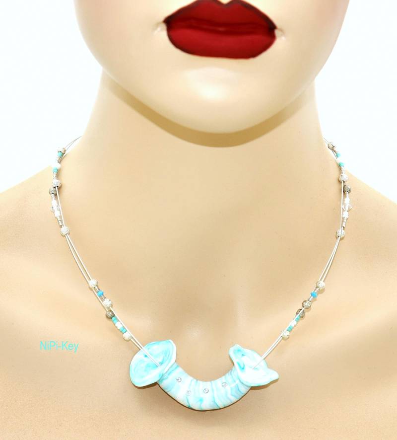 Halskette Funkelnd Swarovski Steinchen Handarbeit Unikat Ausgehfertig Aus Polymer Clay, Fimo von NiPiKey